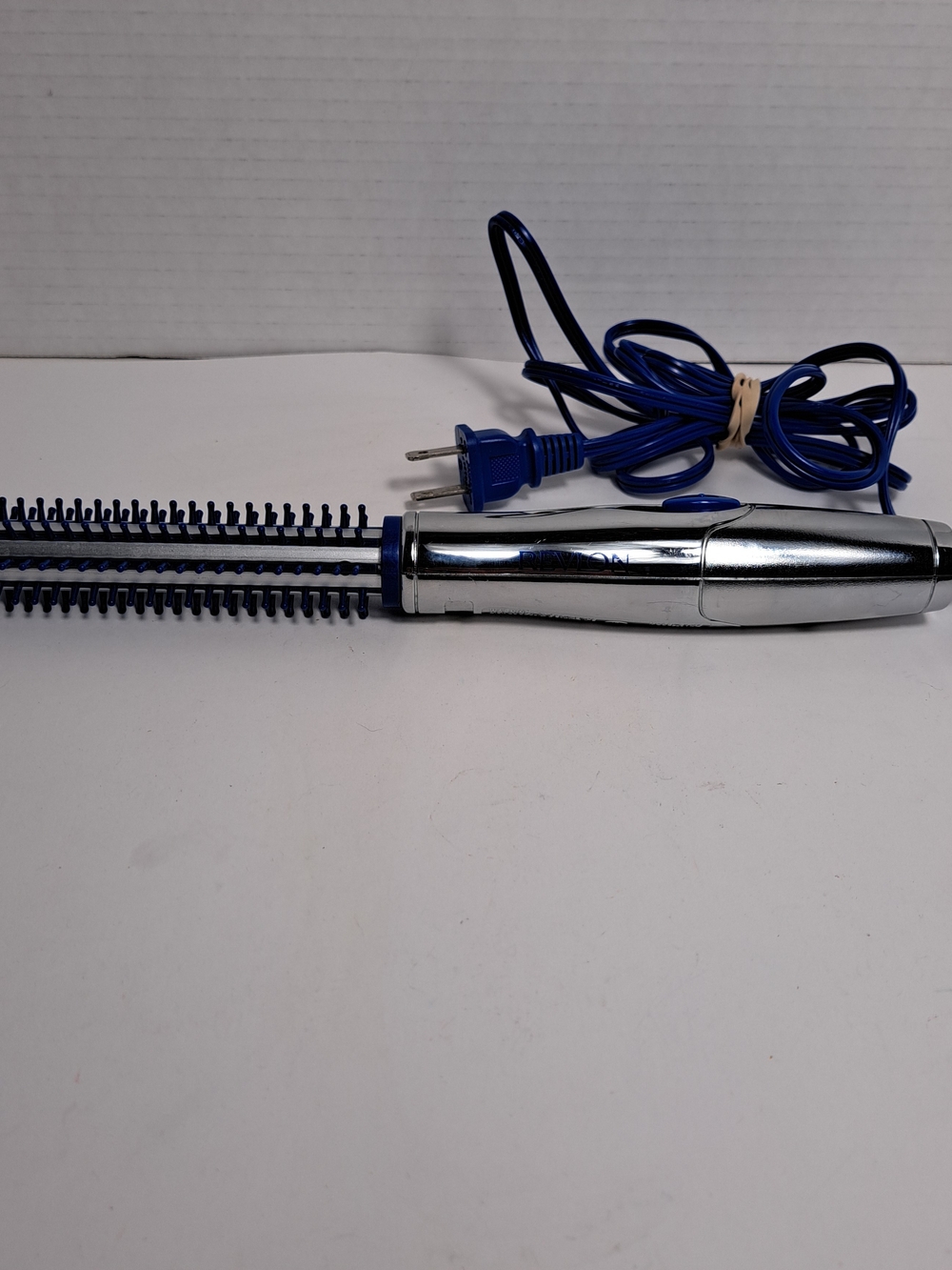 Vintage Revlon Platinum Touch Heated Styling Brush Model RV033 , 3/4" Barrel
